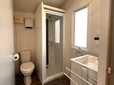 Mobile home Confort 21m² 1 room + sheltered terrace 12m² + TV + air-conditioning