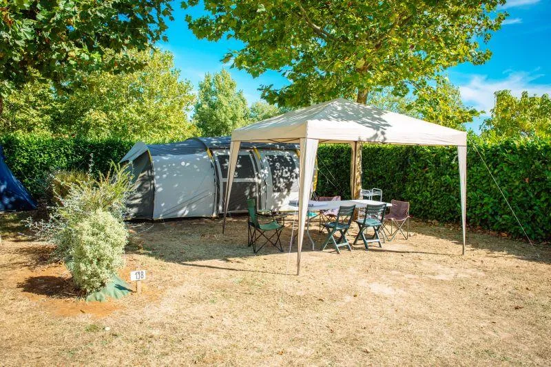 Emplacement À La Nuitée Avec Électricité