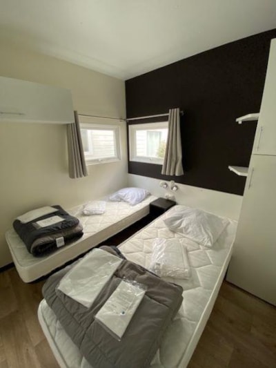 R- Mediterranean 3-bedroom air-conditioned mobile home 1/6 pers.