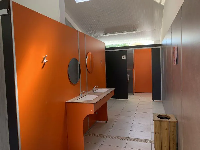 Emplacement À La Nuitée Avec Électricité