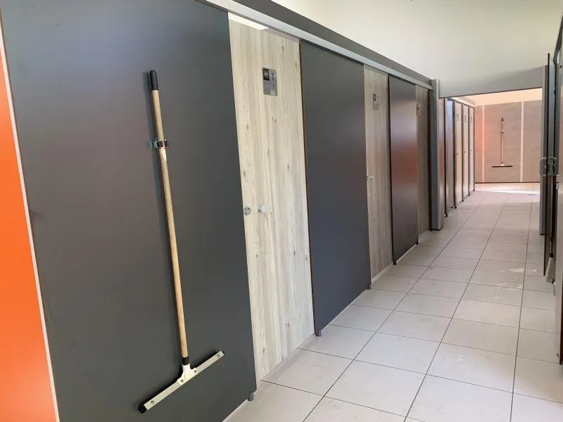 Emplacement À La Nuitée Avec Électricité