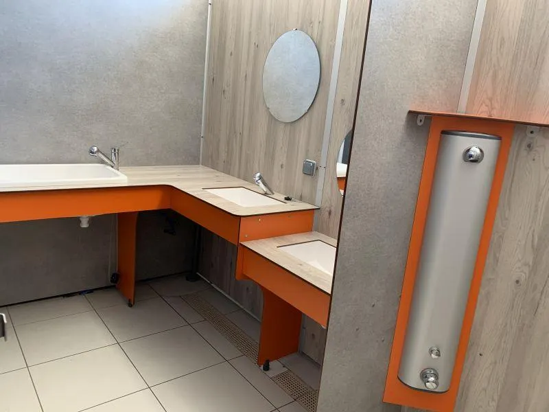 Emplacement À La Nuitée Avec Électricité