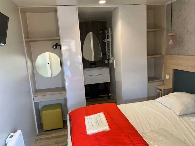 C- Mobil-Home Méditerranée Confort Climatisé 2 Chambres 1/4 Pers.