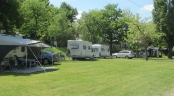 Stellplatz - Stellplaatz Komfort - Sites et Paysages Touristique De Gien
