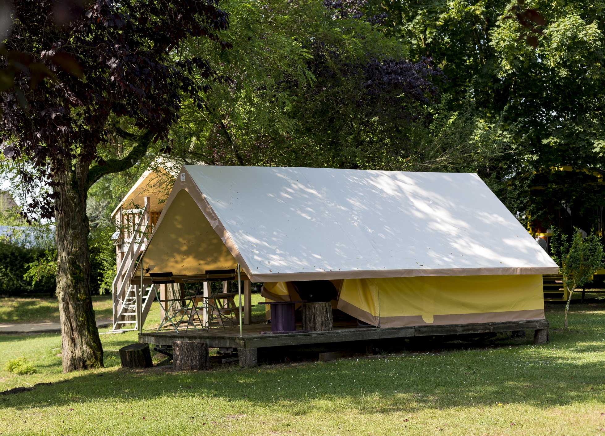 Location - Tente Canada 7 M² - 1 Chambre / Terrasse Couverte - Sans Sanitaires - Les Roulottes Des Bords De Loire