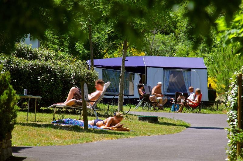 Piazzola: Auto + Tenda o Roulotte + elettricità 10A