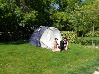Package: Pitch + car + tent or caravan + electricity 10A