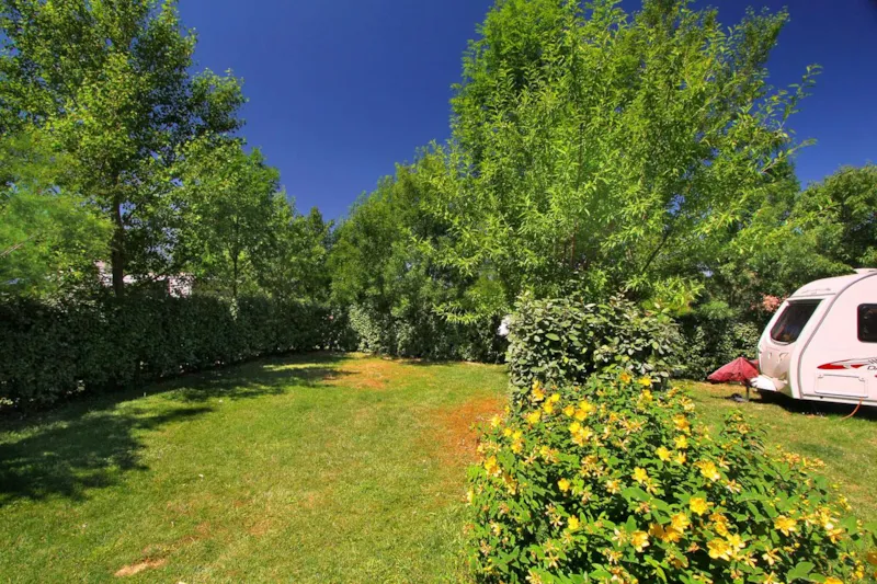 Emplacement Grand Confort 100M² + Élect 10A