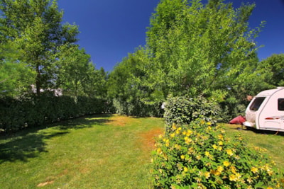 Package: Pitch + car + tent or caravan + electricity 10A