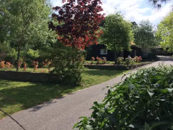 Stellplatz - Emplacement Confort 80 À 100M² + Élect 10A  (Prévoir Dérouleur De 25M) - Le Moulin de Sainte Anne