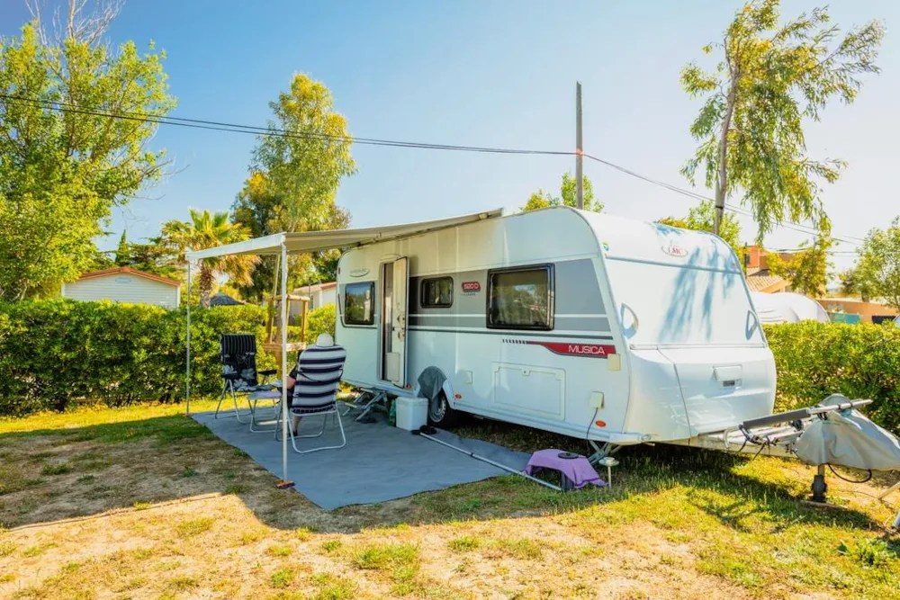 Stellplatz - Stellplatz  Confort** (Zelt / Wohnwagen) - Capfun - Camping Les Mimosas