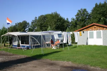 Stellplatz - Stellplatz Super Komfort 150M² - De Schatberg