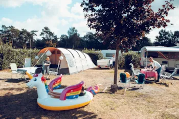 Stellplatz - Komfortplatz L Kinderfeld - Ca. 120M2 Haustierfrei - 16A - De Schatberg