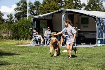 Stellplatz - Komfortplatz M - Ca. 120M2 Mit Hund - Strom 10A - De Schatberg