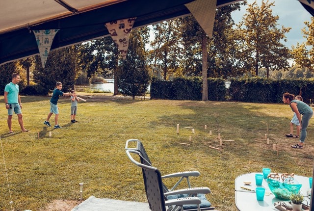 Comfort pitch M+ car-free - approximately 120 m2 with dog - electricity 10A