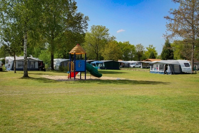 Comfort pitch L children's field - approximately 120m2 pet-free - 16A