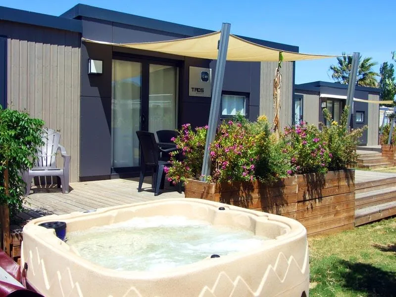 Mietunterkunft - Taos Spa + Tv + Klimaanlage - Camping l’Oasis & California