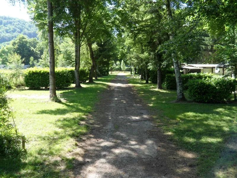 Stellplatz - Stellplatz Wanderer Oder Radfahrer - Camping Le Haut Salat