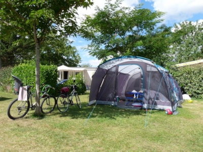 Pitch: car + tent/caravan or camping-car — 2