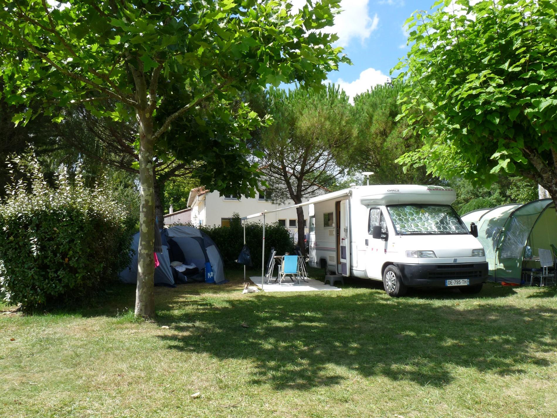Emplacement - Emplacement - Véhicule - Caravane, Tente Ou Camping-Car - Camping Aloe