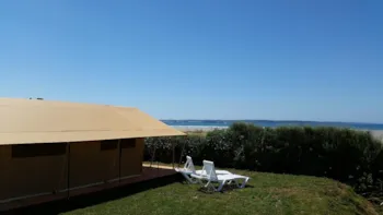 Mietunterkunft - Tente Safari Vue Sur Mer - Camping La Plage de Treguer