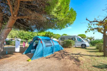 Stellplatz - Confort-Stellplatzpaket - Camping Beau Rivage