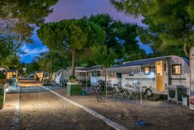 PITCH (car + tent/caravan + 5A electricity) — 7