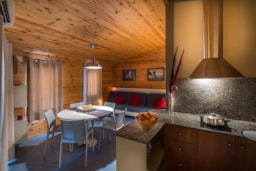 Huuraccommodatie(s) - Bungalow Stel Luxe-5 Airconditioning + Auto - Stel Camping & Bungalow Resort