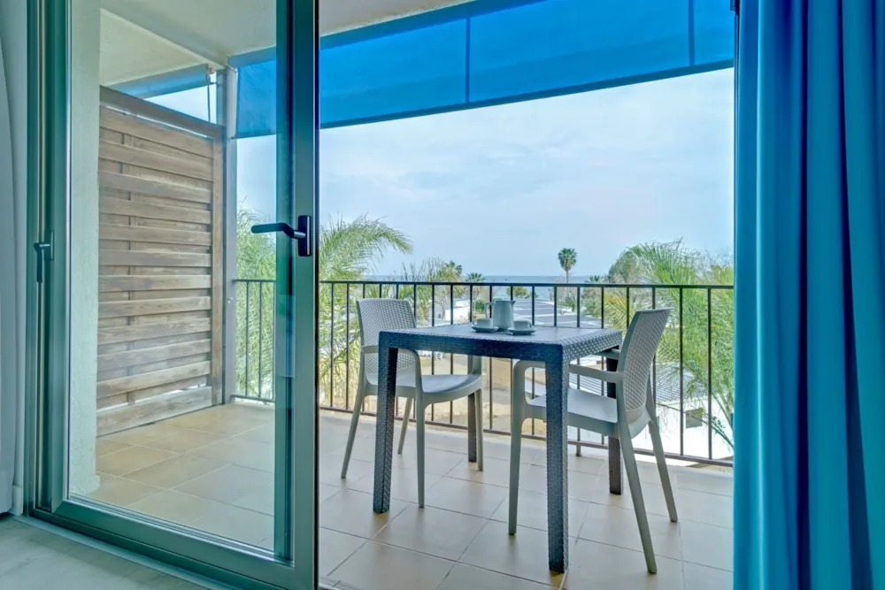 Location - Studio B - Alannia ELS PRATS