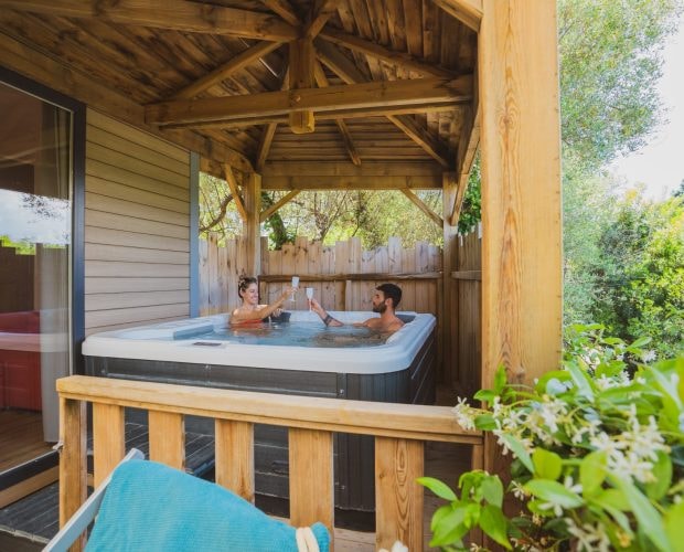 Mobilheim Mooréa 52 m² - 3 Räume - 2 Schlafzimmer - Jacuzzi - Klimaanlage