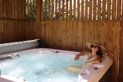 Mobil-Home Moorea 52 M² - 3 Pièces - 2 Chambres - Jacuzzi Privatif - Climatisation