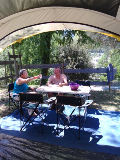 Ready To Camp : real tent equipped with fridge and electricity — 3
