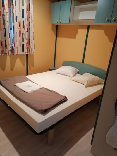 Chalet EPICEA confort 48m2,(3bedroom-6 pers) with covered terrace, air conditioning and wifi for short stay — 4