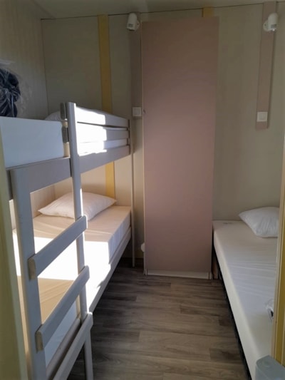 Chalet GECKO Standard 20m² (2 bedrooms) + sheltered terrace 7m² — 8