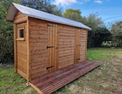 Pitch FREECAMP + electricity + with private facilities + small kitchen — 2