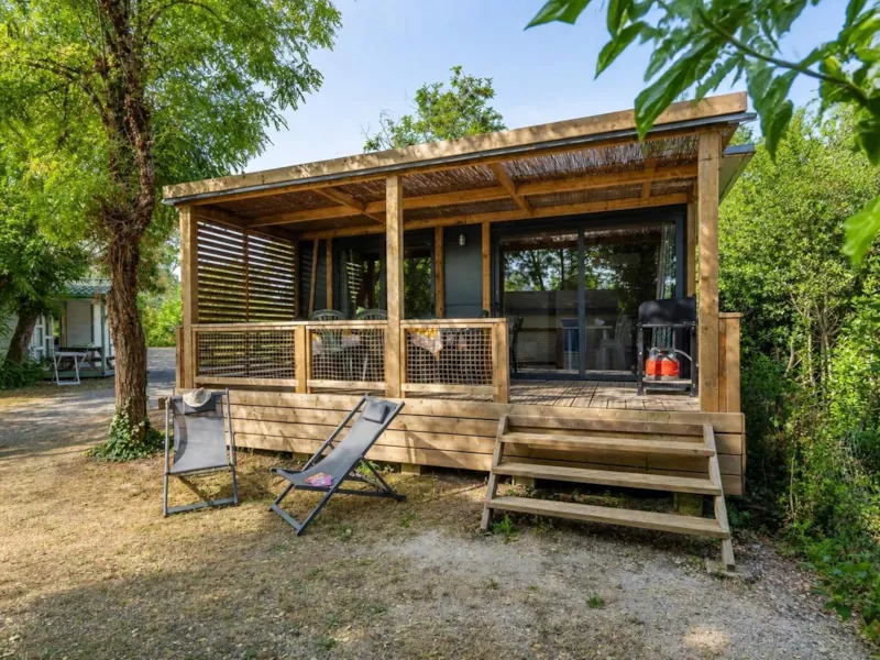 Chalet Ottawa Premium 33M² (3 Chambres) + Terrasse Couverte 14M² + Climatisation + Lv +Plancha