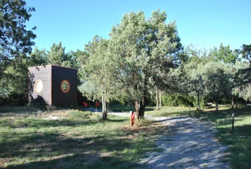 Location - Carré D'étoiles  Climatise / Avec Petit Déjeuner / 2 Pers Inclus / Spa Privatif En Option - image n°6 - Roulottes et Cabanes de Saint Cerice
