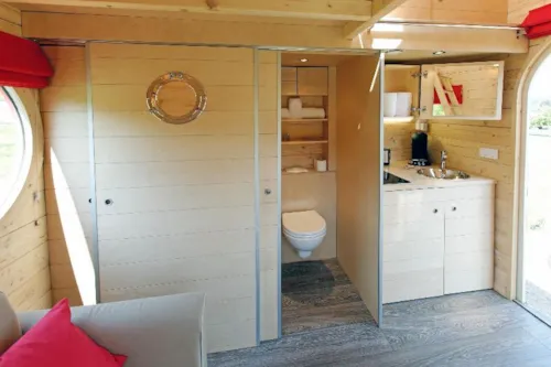 Location - Carré D'étoiles  Climatise / Avec Petit Déjeuner / 2 Pers Inclus / Spa Privatif En Option - image n°7 - Roulottes et Cabanes de Saint Cerice