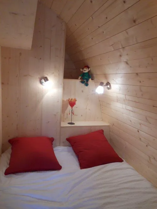 Accommodation - Cabane Forestière - image n°3 - Roulottes et Cabanes de Saint Cerice