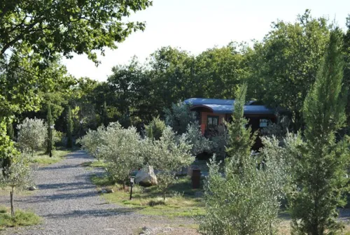 Location - Roulotte (Séjour Famille) Climatisée / Kit Petit Déjeuner 1Er Matin / 5 Pers Inclus / Spa En Option - image n°4 - Roulottes et Cabanes de Saint Cerice