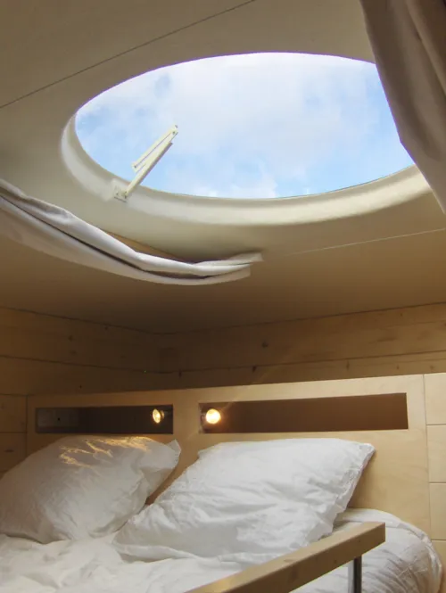 Location - Carré D'étoiles  Climatise / Avec Petit Déjeuner / 2 Pers Inclus / Spa Privatif En Option - image n°4 - Roulottes et Cabanes de Saint Cerice