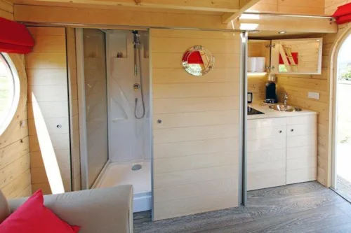 Location - Carré D'étoiles  Climatise / Avec Petit Déjeuner / 2 Pers Inclus / Spa Privatif En Option - image n°8 - Roulottes et Cabanes de Saint Cerice