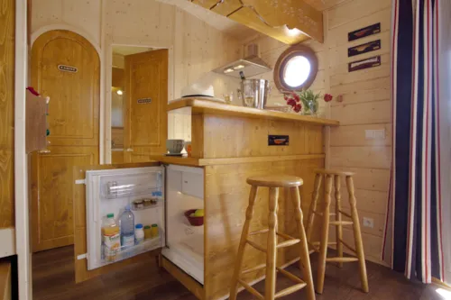 Location - Cabane De Sam Climatisée ( Petite Maison De Famille, Spa Privatif Sur La Terrasse ) / 5 Pers Inclus - image n°9 - Roulottes et Cabanes de Saint Cerice