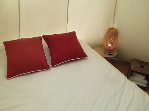 Location - Tipi Lodge 6 M² Pour 2 Pers Avec Petit Déjeuner Et Jacuzzi Privatif En Accès Illimité - image n°6 - Roulottes et Cabanes de Saint Cerice