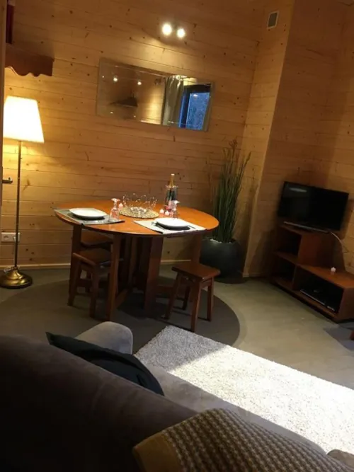 Mietunterkunft - Cabin Lodge Mit Frühstück Und Private Spa - image n°5 - Roulottes et Cabanes de Saint Cerice