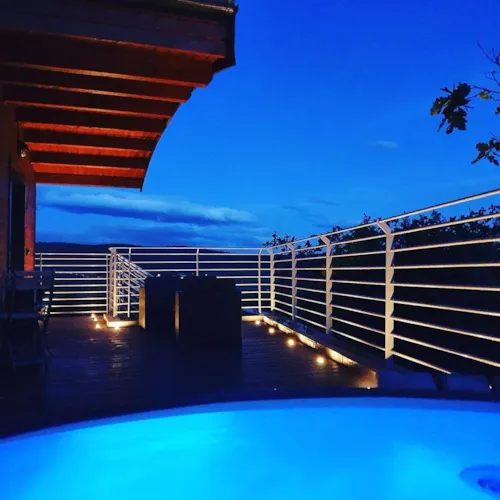 Mietunterkunft - Cabin Lodge Mit Frühstück Und Private Spa - image n°2 - Roulottes et Cabanes de Saint Cerice