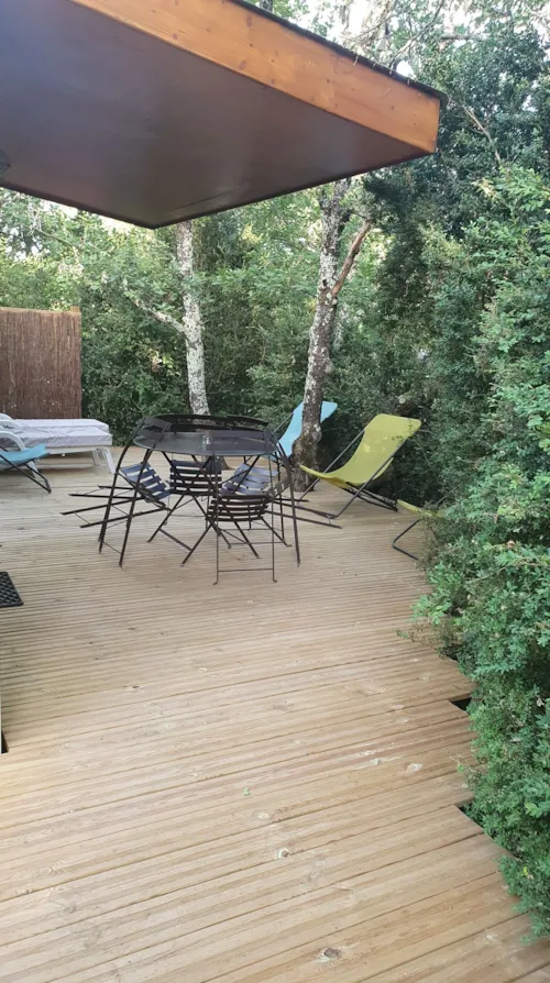 Location - Cabane De Sam Climatisée ( Petite Maison De Famille, Spa Privatif Sur La Terrasse ) / 5 Pers Inclus - image n°10 - Roulottes et Cabanes de Saint Cerice