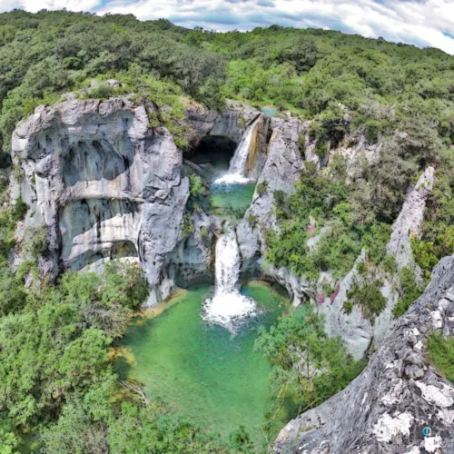Location - Roulotte Hôtelière Climatisée / Avec Petit Déjeuner / 2 Pers Inclus / Spa Privatif En Option - image n°9 - Roulottes et Cabanes de Saint Cerice