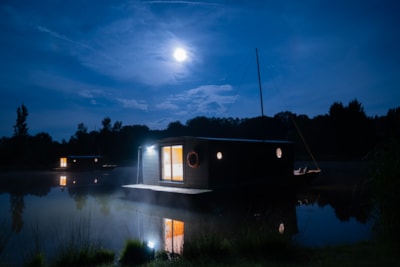 Toue cabanée - House boat