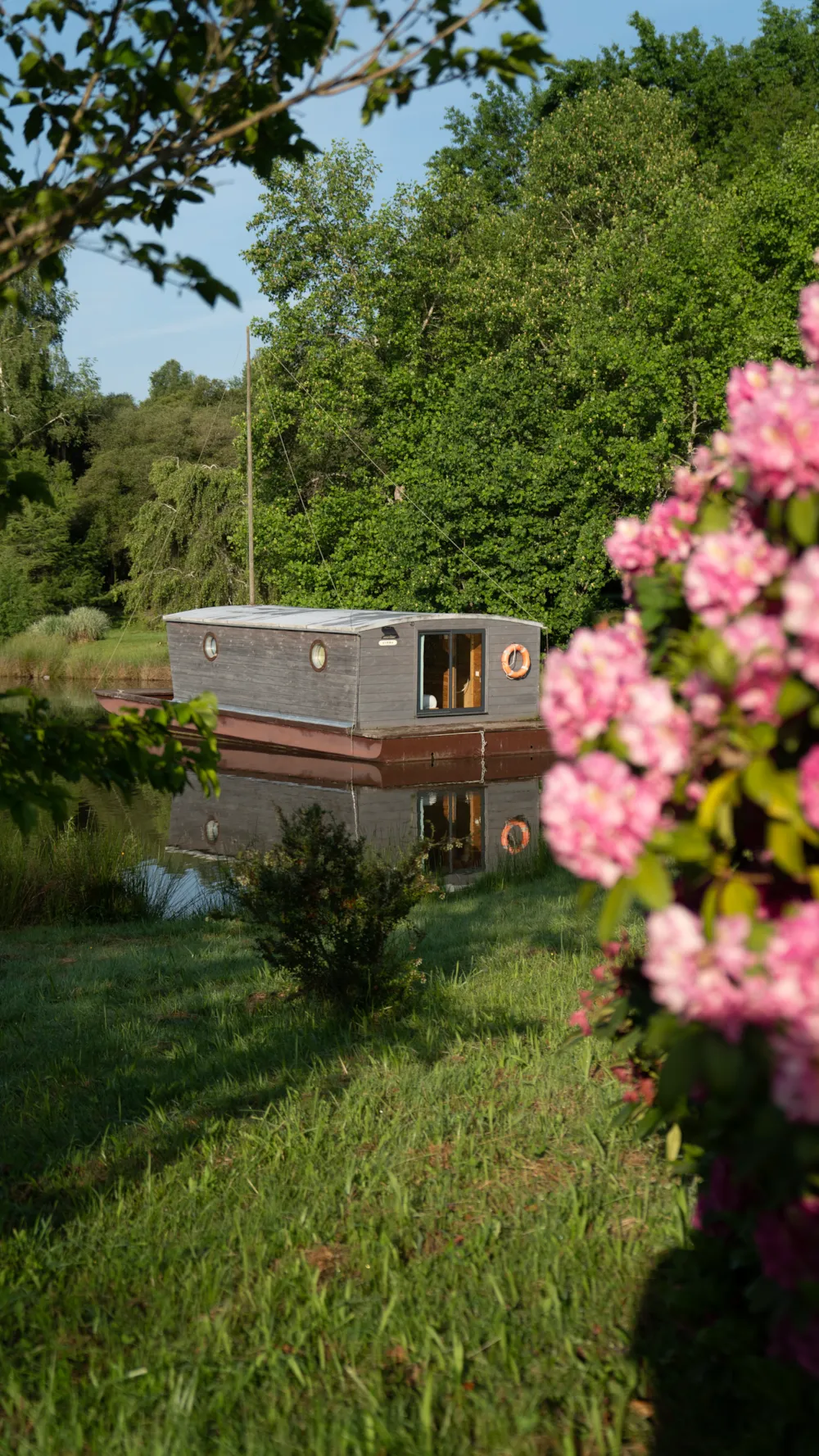 Location - Toue Cabanée Au Mouillage / Hébergement Sur Un Bateau - Village des Monédières